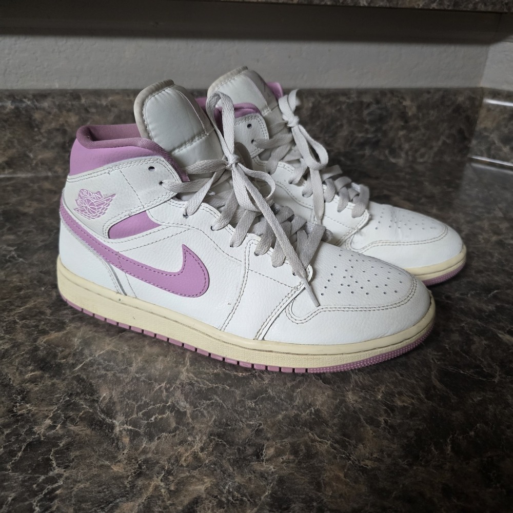 Nike Air Jordan 1 Mid Sail Pink Coconut Milk Womens 9.5 BQ6472-162 Sneakers